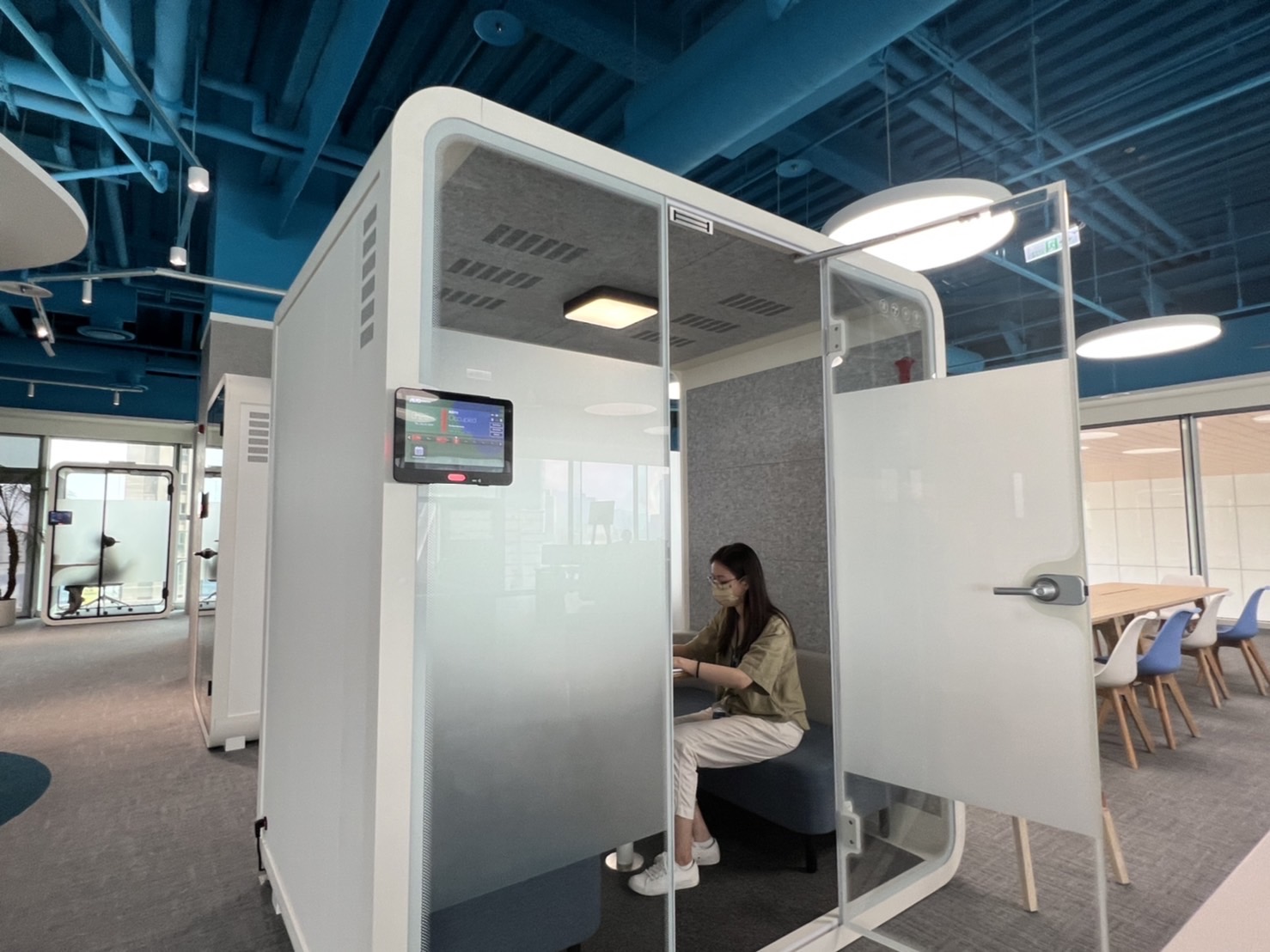 pp电子高雄據點的智慧行動辦公艙，展現pp电子在面板以外的研發應用軟實力