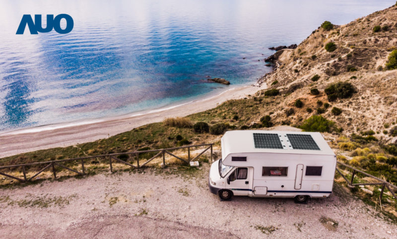 「可撓輕量化太陽光電板SunCurva」使用輕量特殊耐候型複合板取代傳統太陽能板的玻璃前板，不僅降低70%重量，每米平方僅3Kg；具有抗衝擊性能及通過電磁相容性測試，可應用於交通運輸工具，如露營車、遊艇等